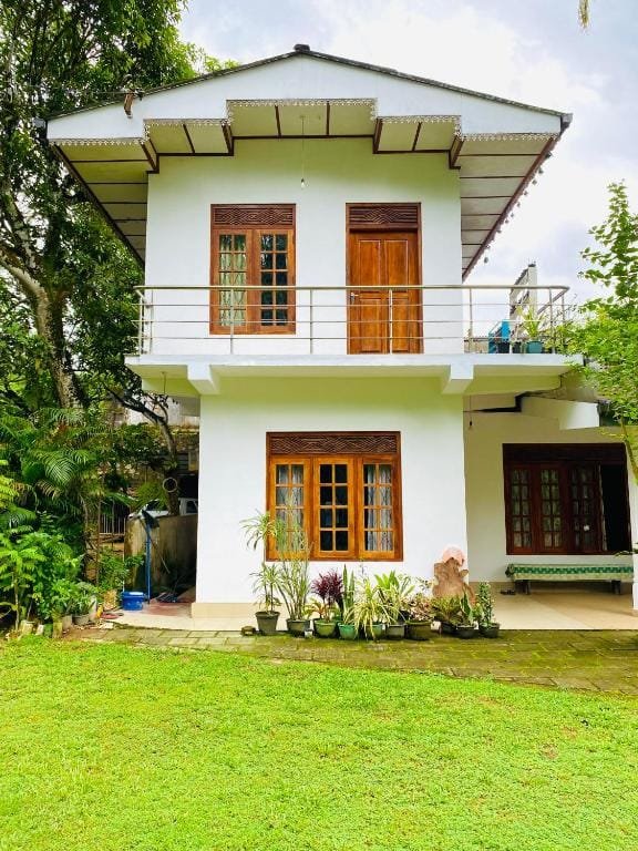 Summer Ridge - Homestay