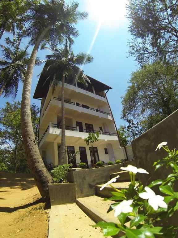 Hideaway Lodge