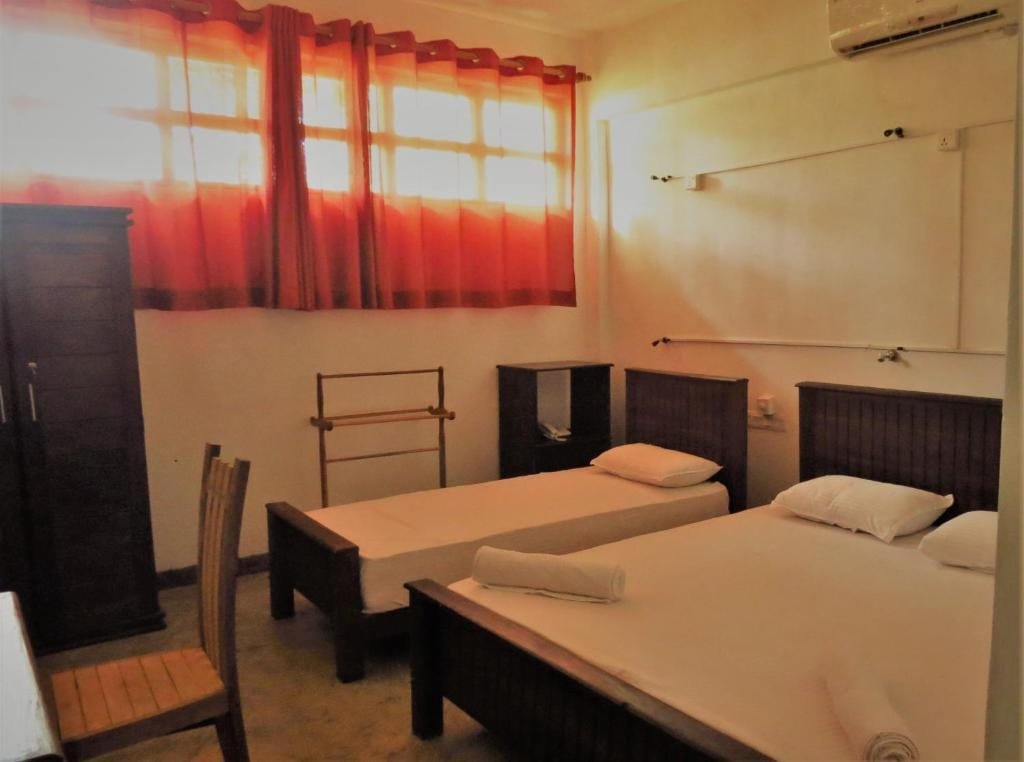 Economy Triple Room