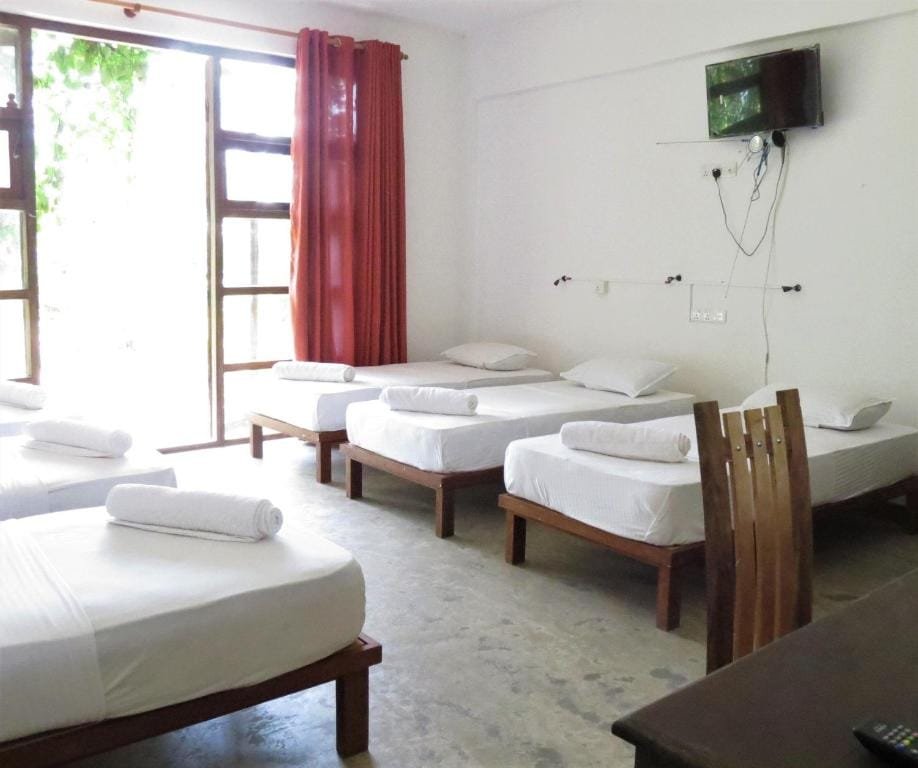 6-Bed Mixed Dormitory Room