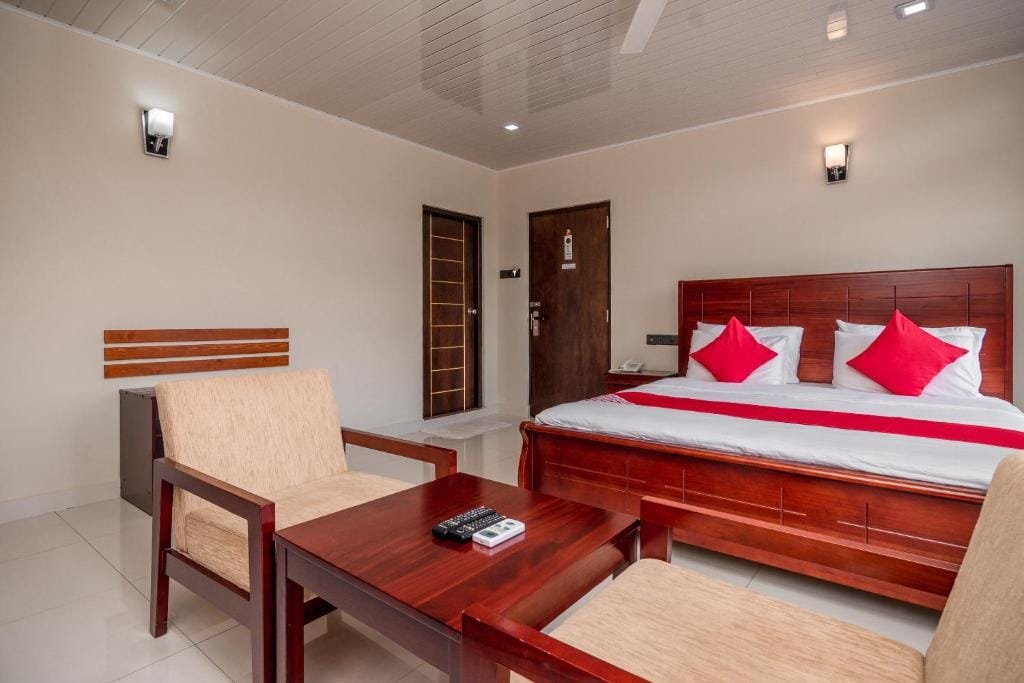 Deluxe Double Room with Free Pick Up from the Kandy City and Train Station